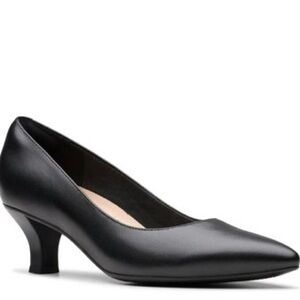 Clarks Kepley Vine Black Kitten Heel Pumps with Ultimate Comfort Footbed Size 8